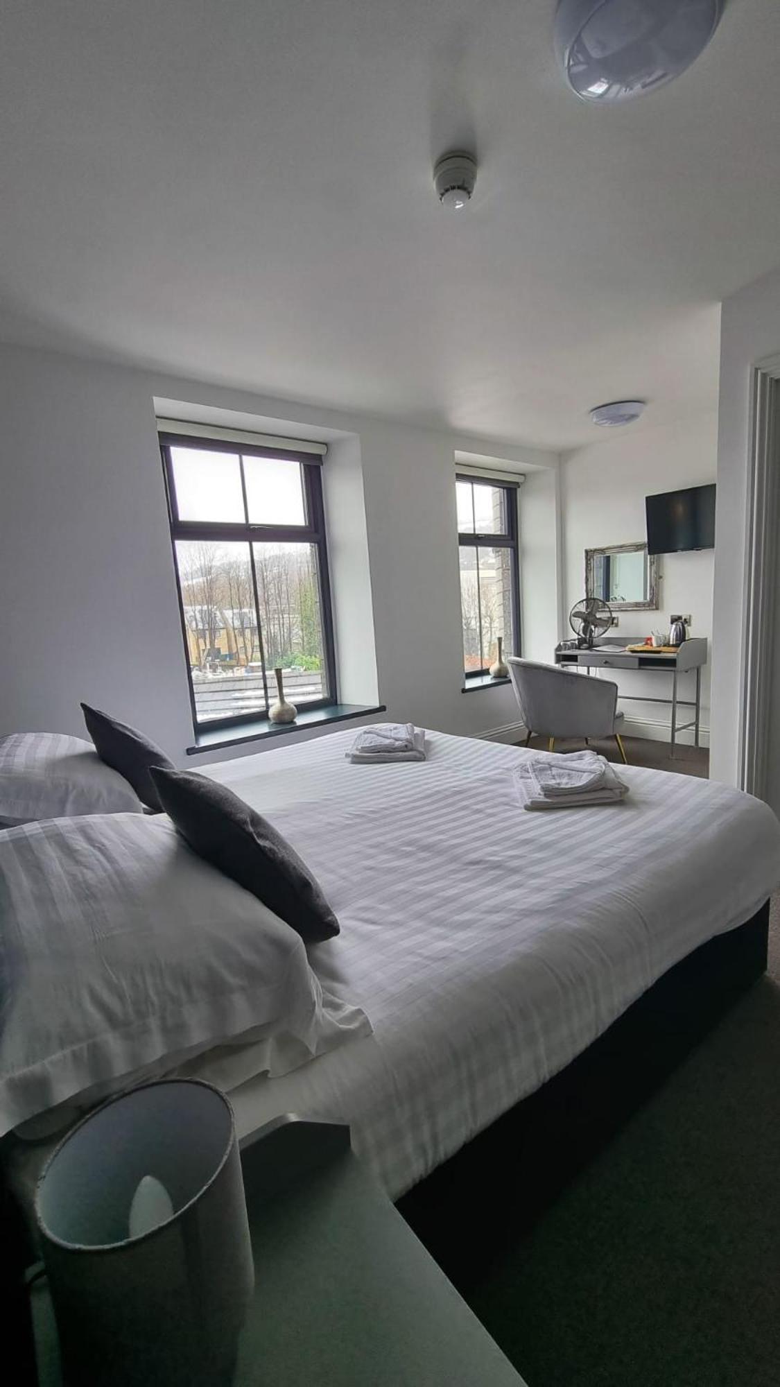 The Friendship Hotel Stocksbridge  Eksteriør bilde